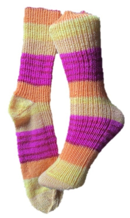 Handgestrickte Socken, Gr. 43/44, Gelb/ Pink/ Orange