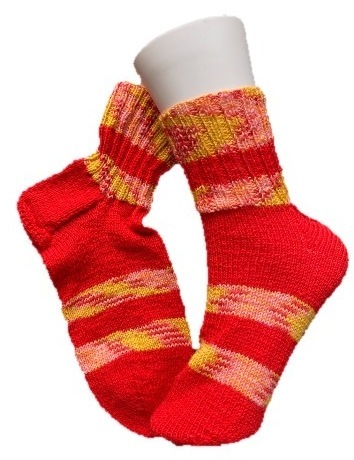 Handgestrickte Socken, Gr. 43/44, Rot/ Gelb