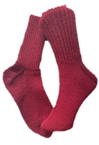 Handgestrickte Socken, Gr. 41/42, Rot