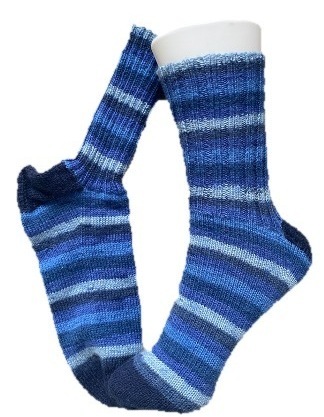 Handgestrickte Socken, Gr. 42/43,  Blau