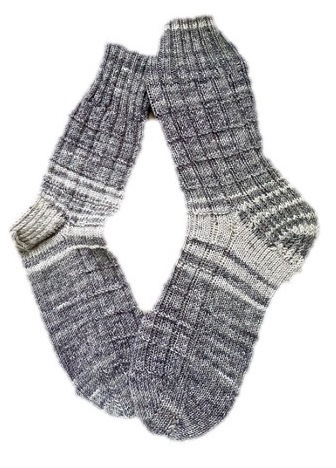 Handgestrickte Socken, Gr. 36/37, Grau