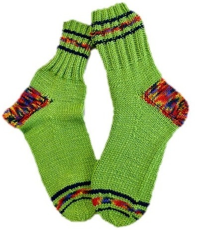 Handgestrickte Socken, Gr. 42/43, Grün/ Bunt