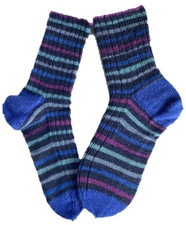 Handgestrickte Socken, Gr. 42/43,  Blau/ Lila