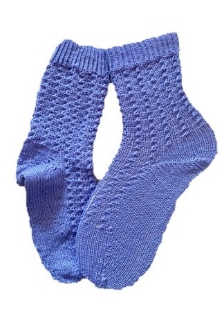 Handgestrickte Socken, Gr. 36/37, Lila