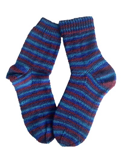 Handgestrickte Socken, Gr. 41/42, Blau/ Rot
