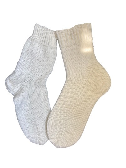 Handgestrickte Socken,  Gr. 38/39, Wollweiß