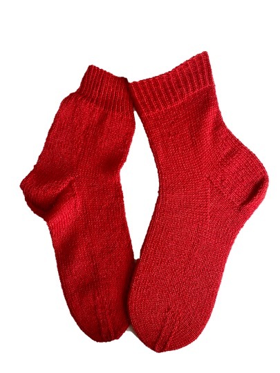 Handgestrickte Socken, Gr. 42/43, Rot