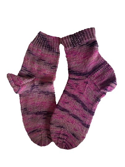 Handgestrickte Socken, Gr. 38/39, Lila