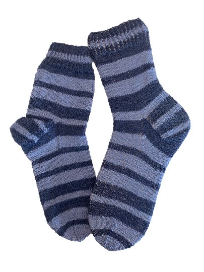 Handgestrickte Socken, Gr. 43/44, Blau