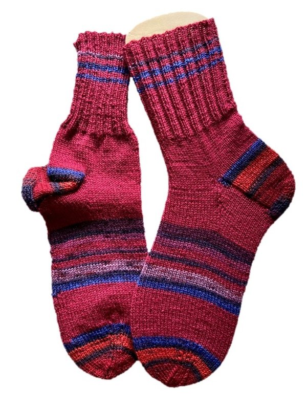 Handgestrickte Socken, Gr. 40/41, Rot/ Blau