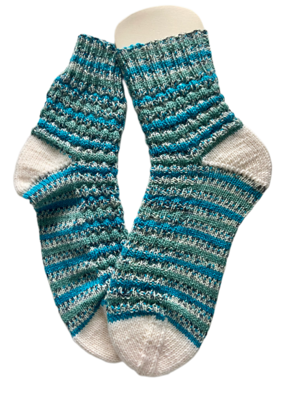 Handgestrickte Socken, Gr. 39/40, Grün/ Blau/ Weiß