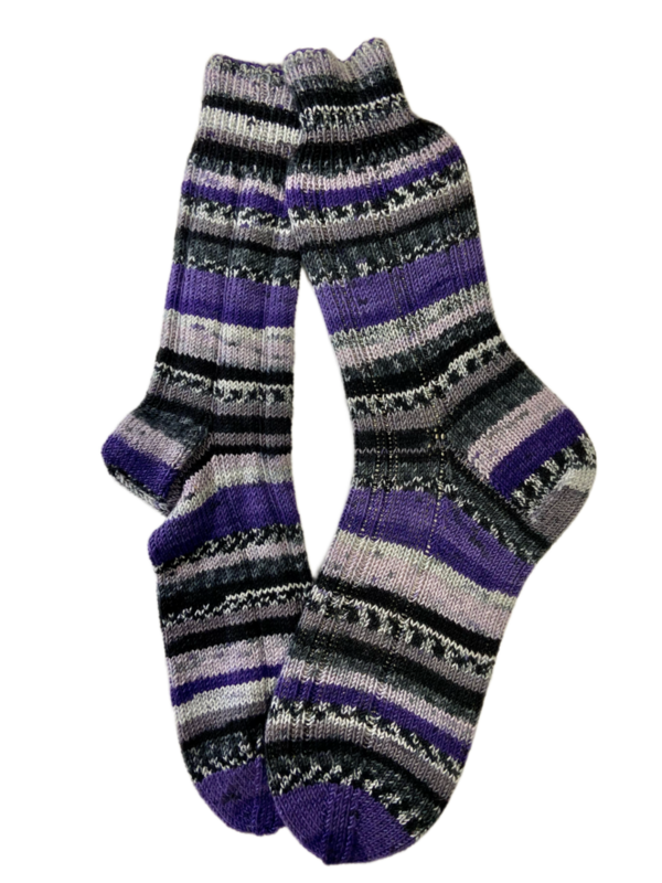 Handgestrickte Socken, Gr. 42/43, Lila/ Schwarz/ Grau