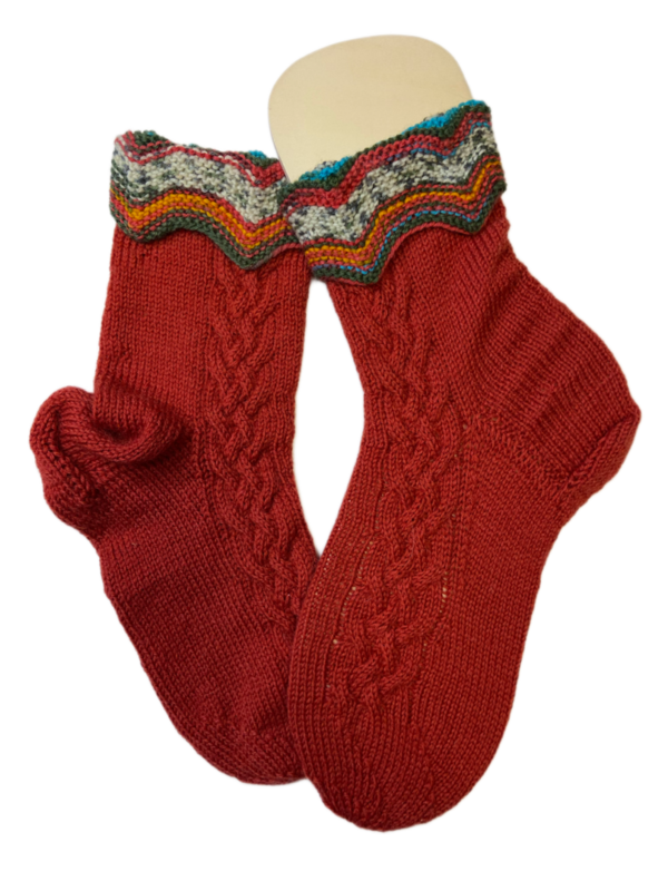 Handgestrickte Socken, Gr. 37/38, Rot/ Bunt