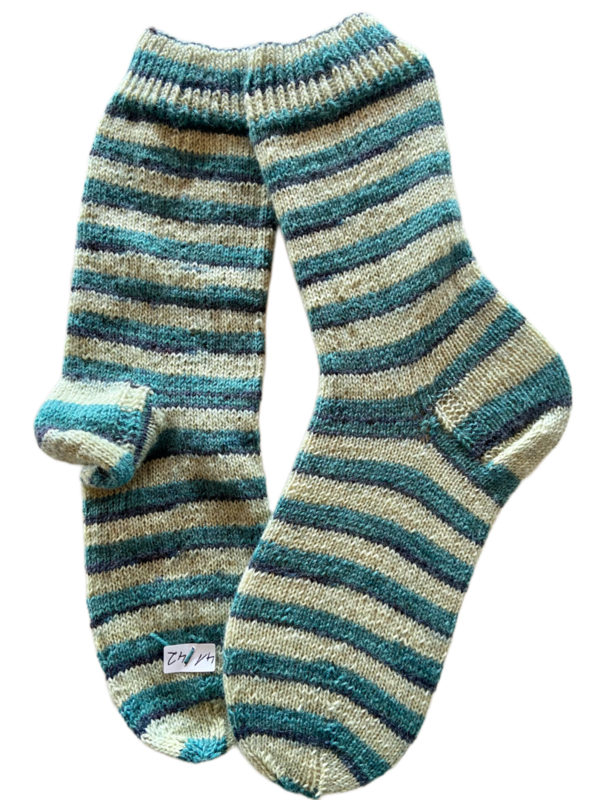 Handgestrickte Socken, Gr. 41/42, Grün