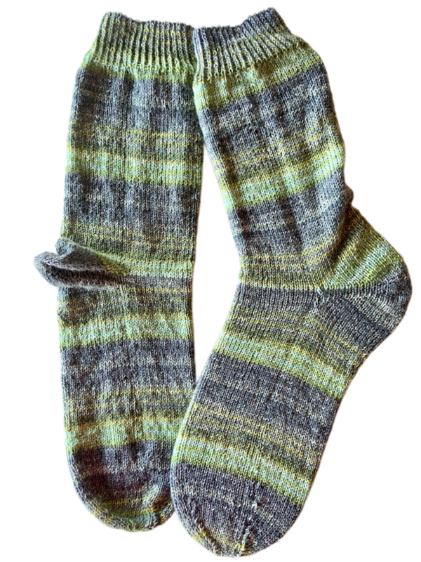 Handgestrickte Socken, Gr. 46/47, Grün/ Grau