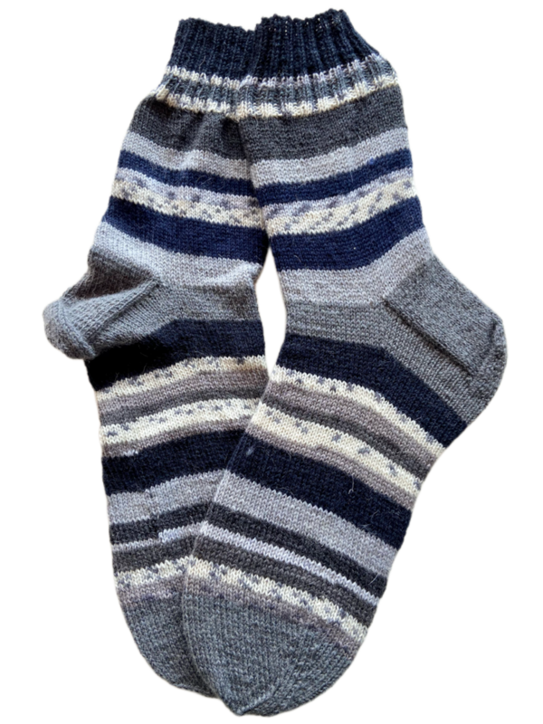 Handgestrickte Socken, Gr. 48/49, Grau/ Schwarz/ Creme