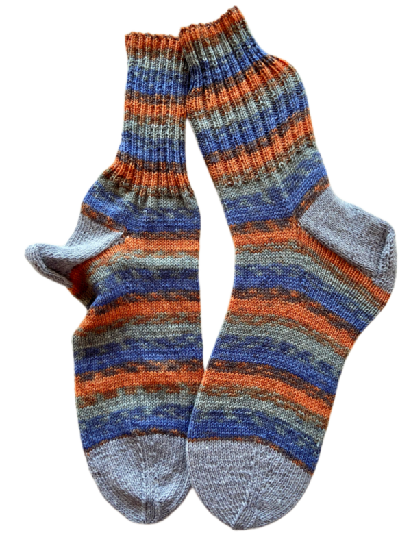 Handgestrickte Socken, Gr. 49/50, Grau/ Blau/ Orange