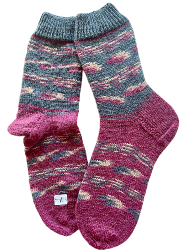 Handgestrickte Socken, Gr. 43/44, Weinrot/ Grau/ Beige