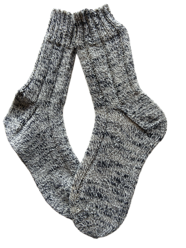 Handgestrickte Socken, Gr. 41/42, Weiß/ Schwarz
