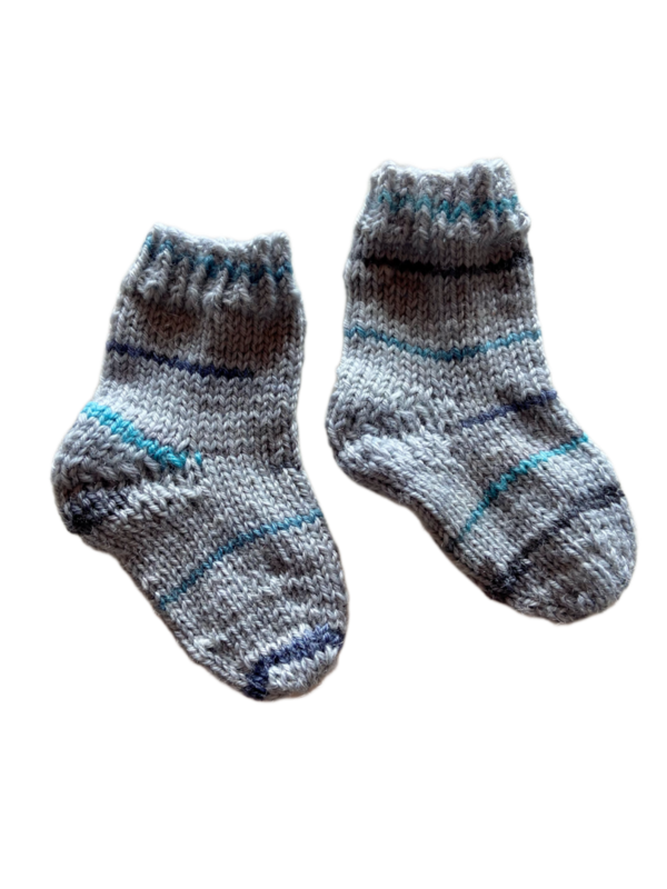 Handgestrickte Socken mit KASCHMIR, Gr. Neugeborene
