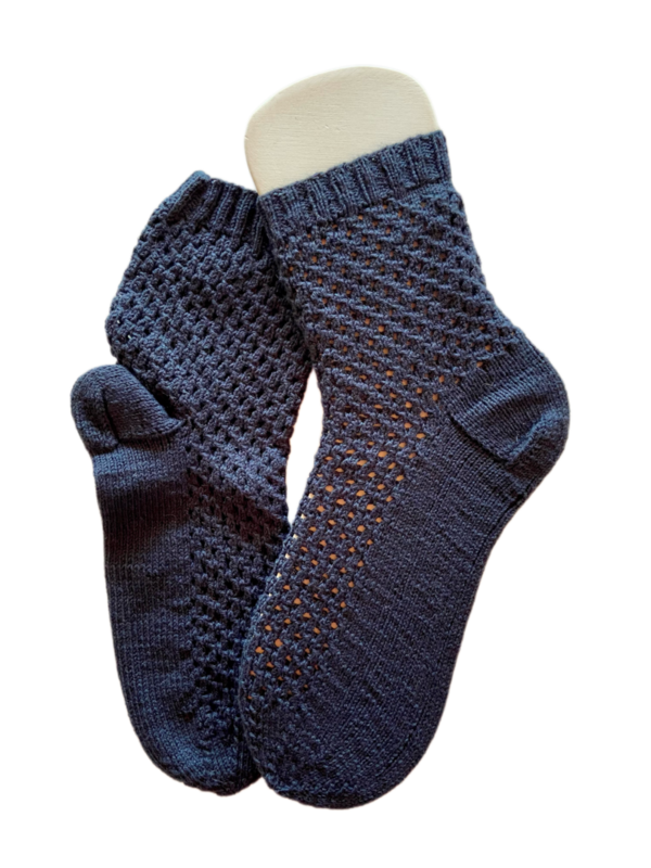 Handgestrickte Socken, Gr. 38/39, Schwarz