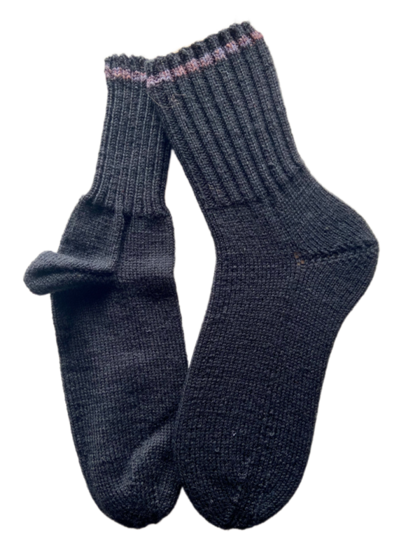 Handgestrickte Socken, Gr. 47/48, Schwarz